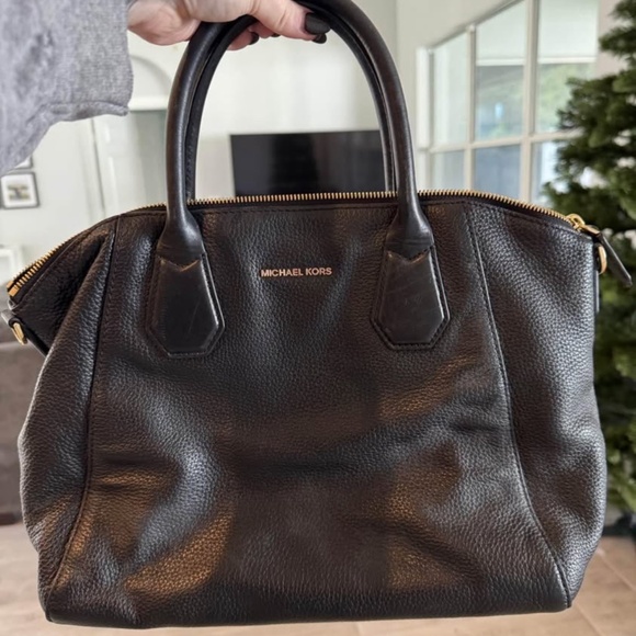 Black Michael Kors purse - Picture 1 of 4